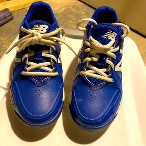 Boys New Balance baseball cleats